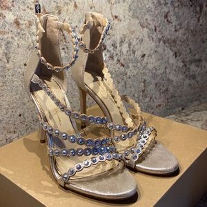 Woman high heels. Size 7.5 in box